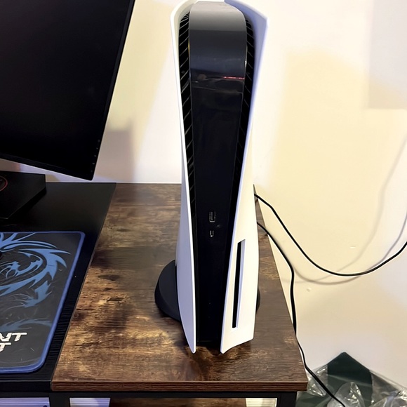 PlayStation 5 Disc Edition - Picture 2 of 12